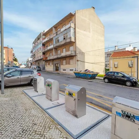 Beautiful Three Bedroom Duplex Flat In Διαμέρισμα