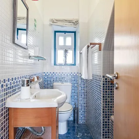 Beautiful Three Bedroom Duplex Flat In Appartement Lissabon
