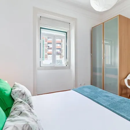 Beautiful Three Bedroom Duplex Flat In Apartament *