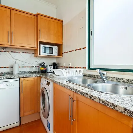Beautiful Three Bedroom Duplex Flat In Apartament Lizbona