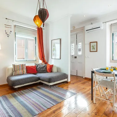 Beautiful Three Bedroom Duplex Flat In Lizbona
